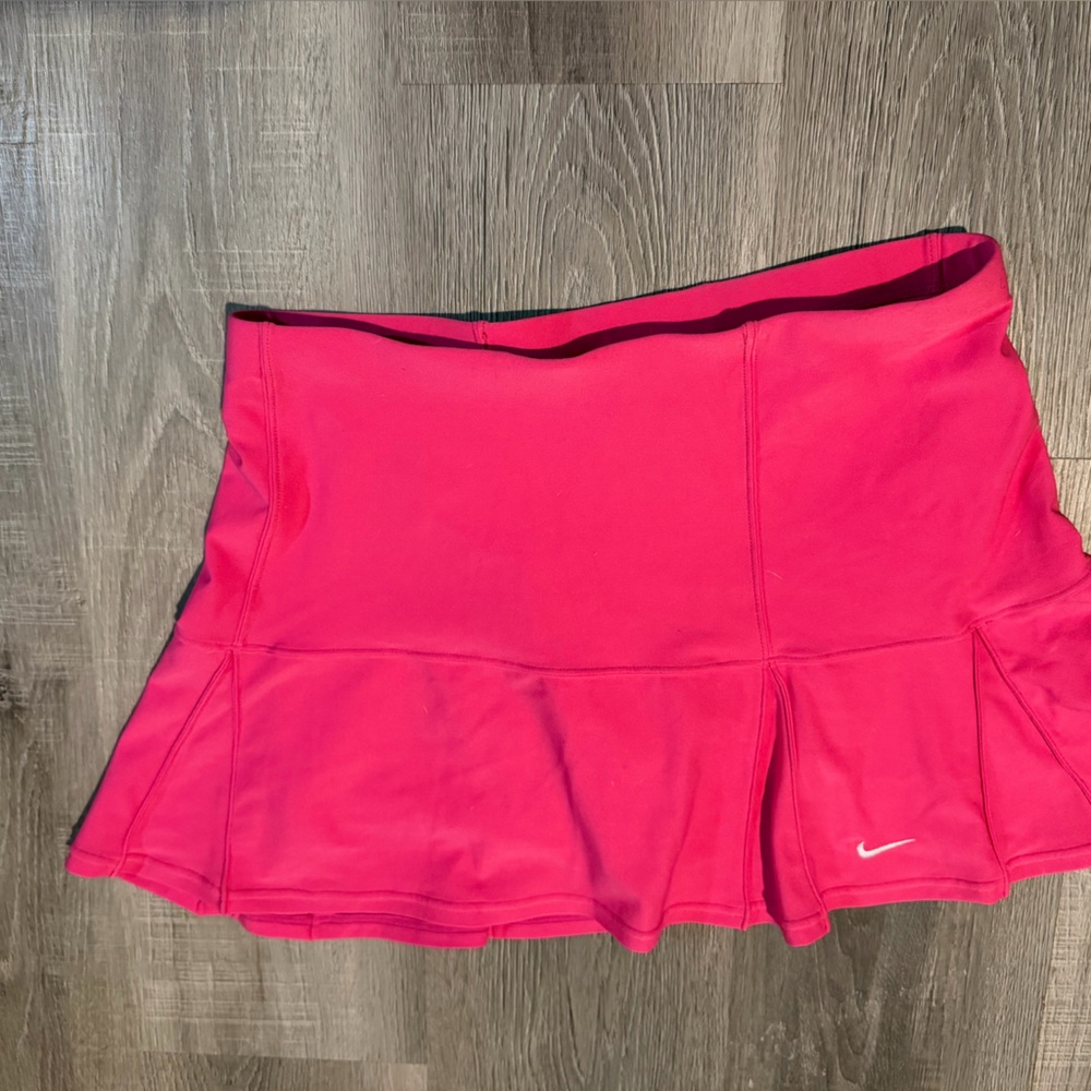 Like New: Nike Pink Flared Skirt – Bold, Sporty & Feminine